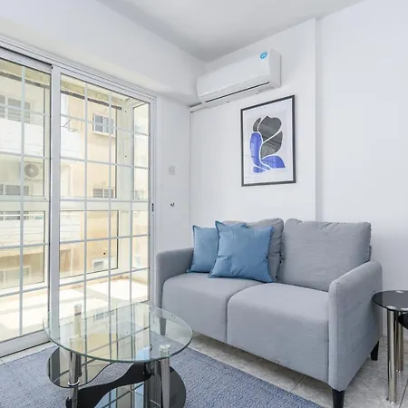 White 1-bedroom By Mackenzie Apartment *
