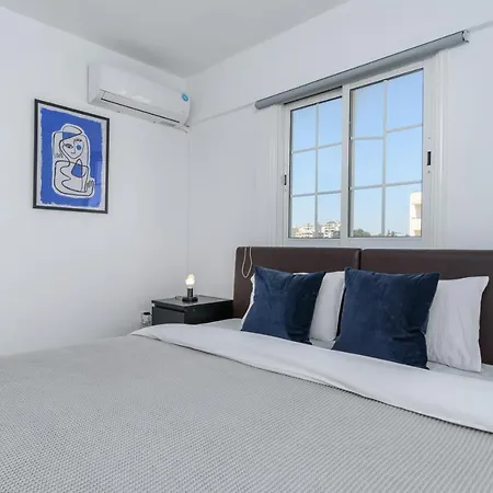 White 1-bedroom By Mackenzie Apartment